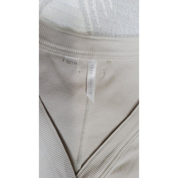 TravisMathew Women’s Ribbed Knit Button-Front Top – Size M Beige (Style‎ 1LE008) - Picture 2 of 9
